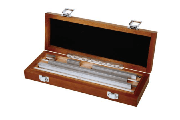 Bộ mẫu chuẩn kiểm thước kẹp Insize 4108