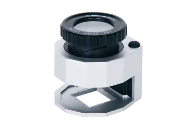 Kính lúp có gắn đèn Insize 7524-10