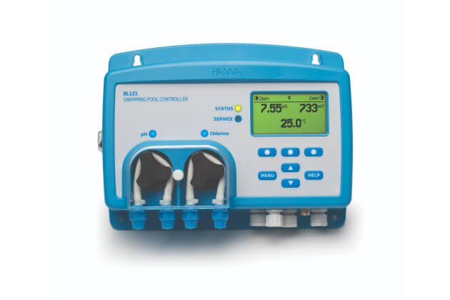 Bộ điều khiển pH/ORP trong dòng chảy bể bơi và spa Hanna BL121-10