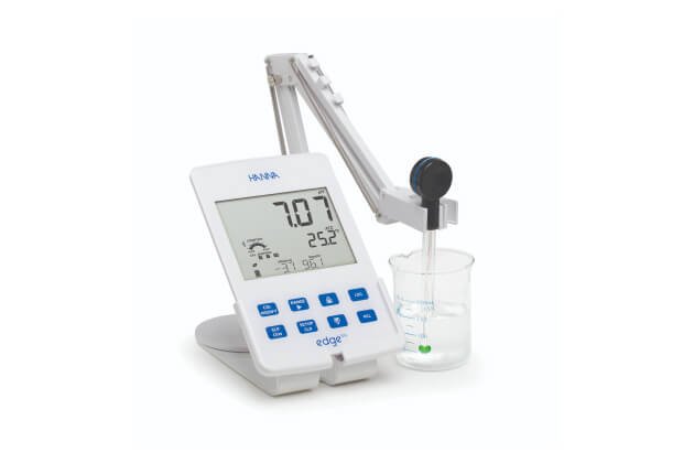 Máy đo pH và điện cực Bluetooth Hanna HI2202-02