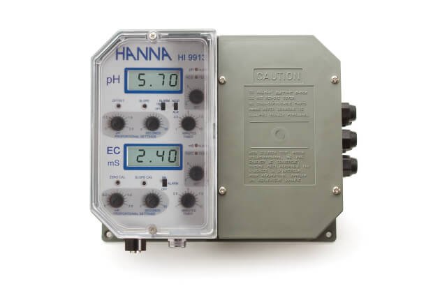 Màn hình điều khiển kép pH/EC treo tường Hanna HI9913
