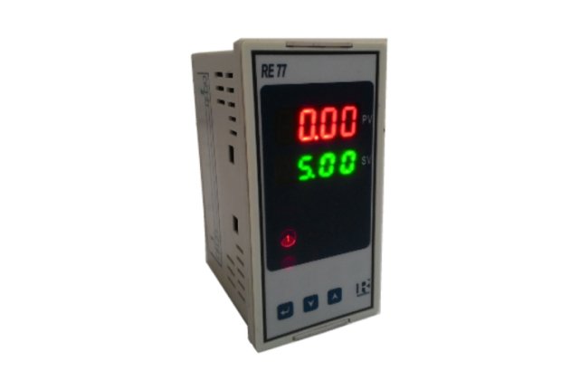 Bộ điều khiển nhiệt độ Rishabh RE77