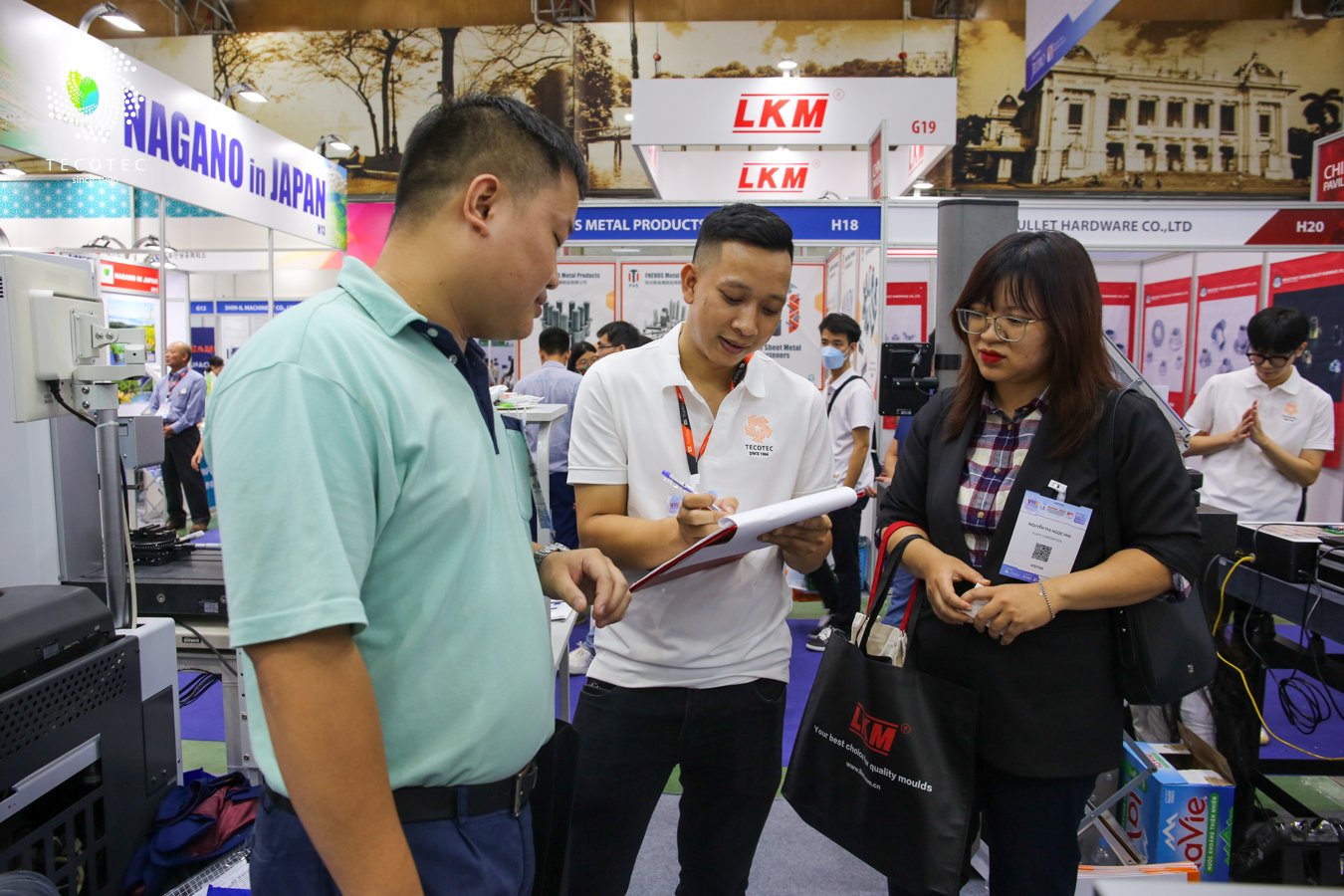 TECOTEC thu thập thông tin và yêu cầu cụ thể của khách hàng