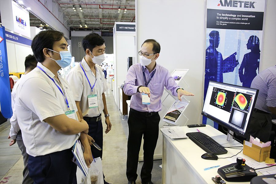 Tham quan phòng thí nghiệm vật liệu học