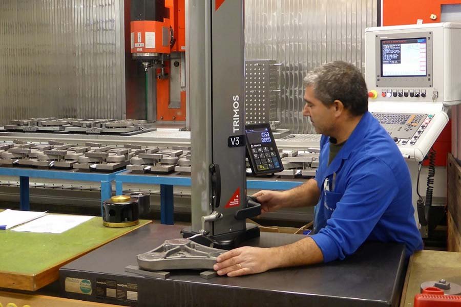 Tiến hành đo bằng thước đo cao như thế nào?