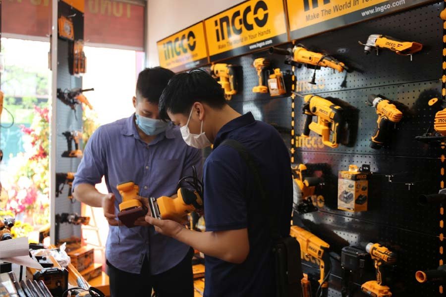 Khách hàng của dịch vụ bảo hành tại Tecostore