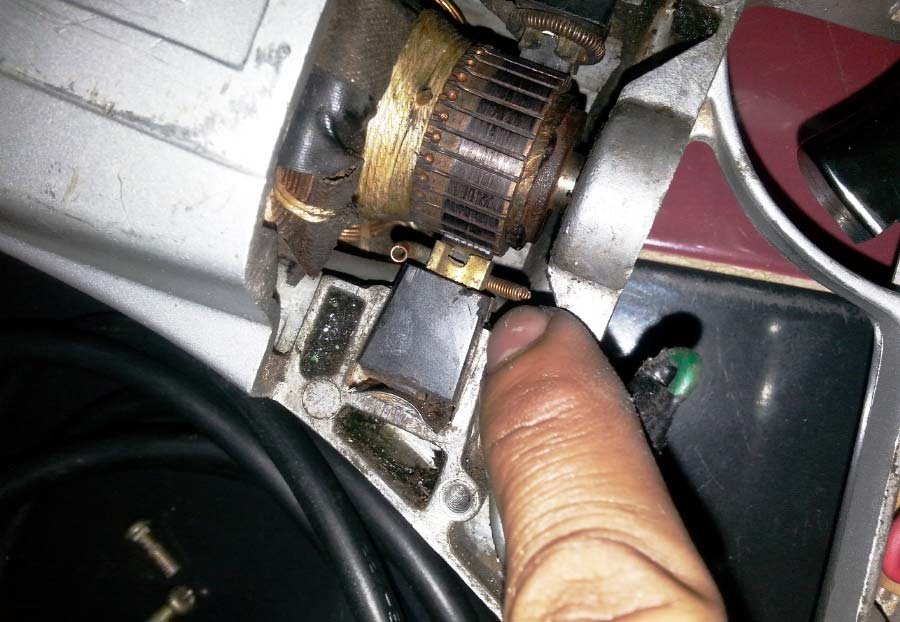 Rotor máy khoan bị cháy