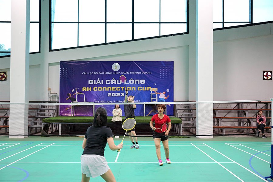 Đôi nam - nữ phối hợp nhịp nhàng