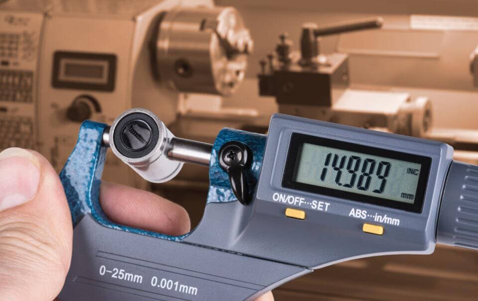 Thước panme điện tử với dải đo nhỏ cho độ chính xác cao Thước panme điện tử với dải đo nhỏ cho độ chính xác cao