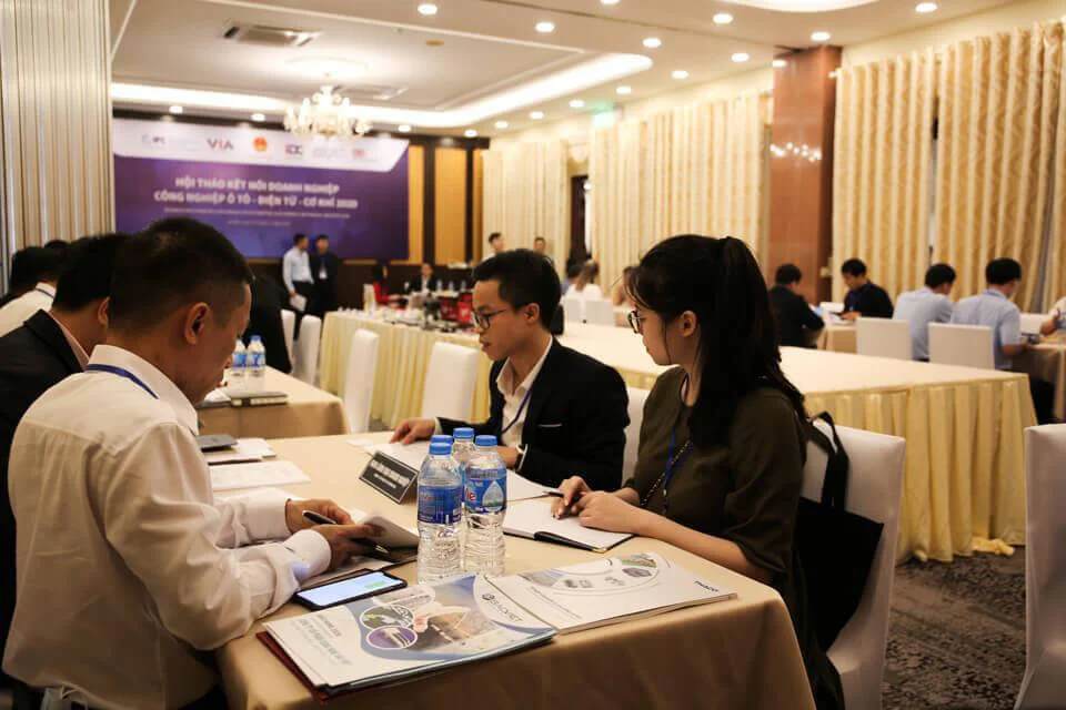 Khung cảnh phiên đàm phán 1-1 giữa bên mua và bên bán