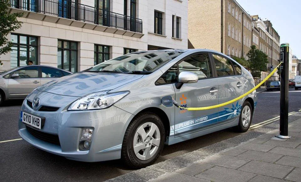 Hybrid là những mẫu xe kết hợp xăng, điện Hybrid là những mẫu xe kết hợp xăng, điện