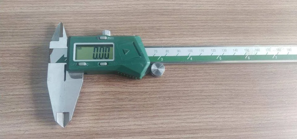 Thước cặp Insize 1118-200