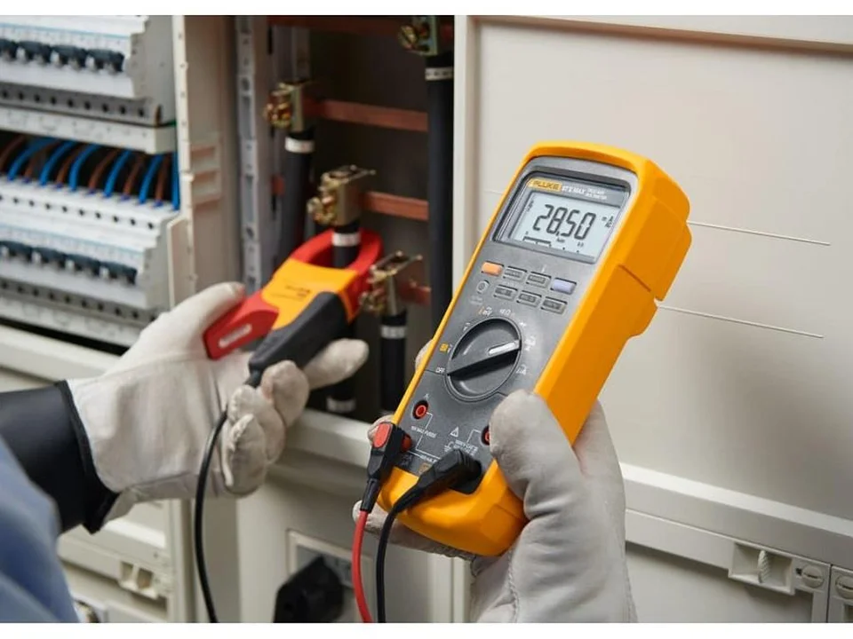 Đồng hồ vạn năng Fluke