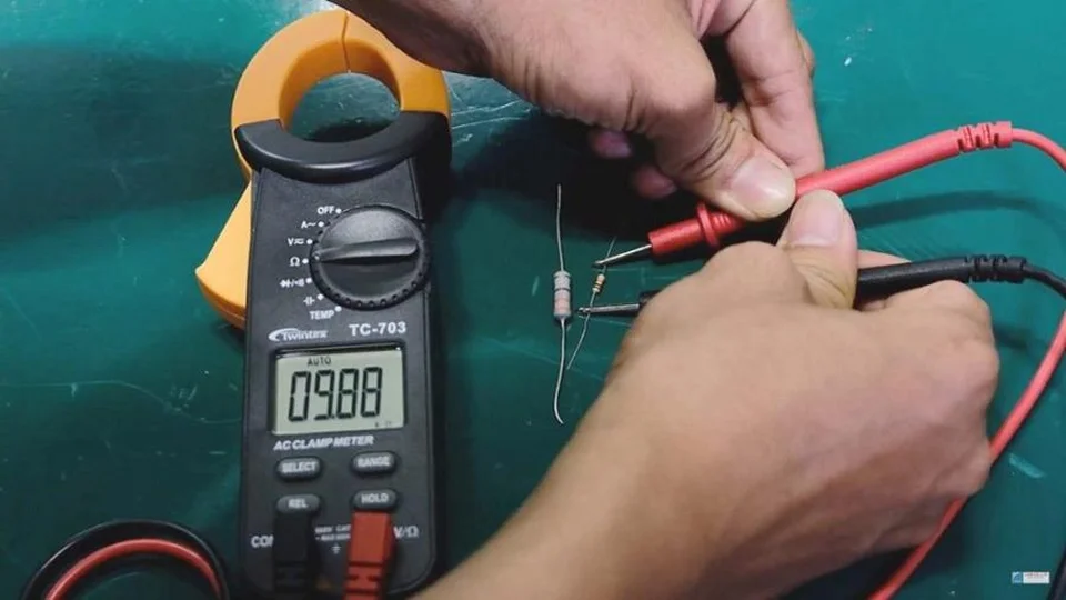 Hướng dẫn sử dụng ampe kìm đo điện trở