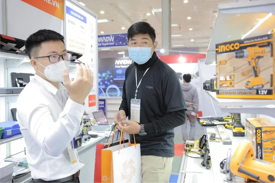 Người mua hàng lựa chọn sản phẩm INGCO Người mua hàng lựa chọn sản phẩm INGCO