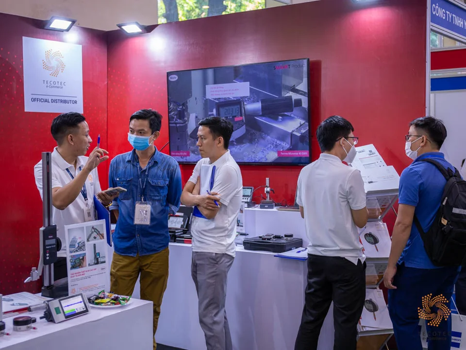 Tecotec tại gian hàng A2-04 liên tục tiếp đón khách tham quan
