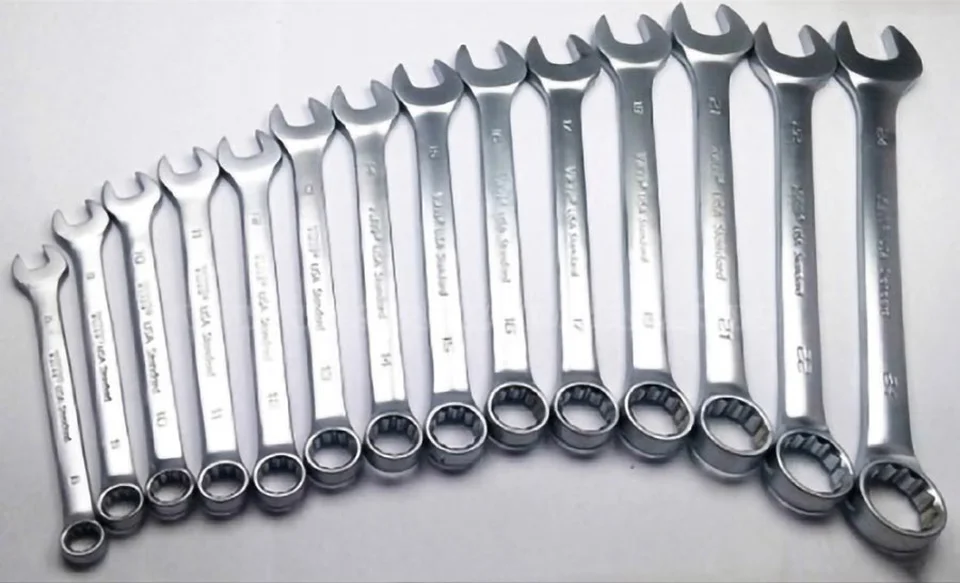 Cờ lê với các kích thước khác nhau