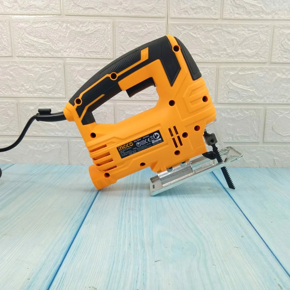 Vỏ ngoài của máy cưa lọng Ingco được làm từ chất liệu cực tốt Vỏ ngoài của máy cưa lọng Ingco được làm từ chất liệu cực tốt