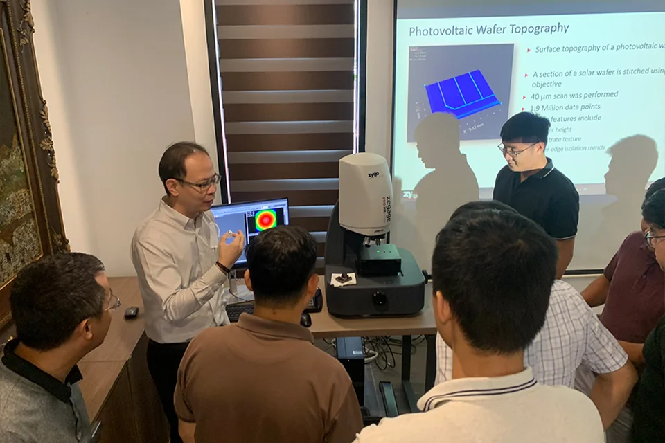 Khách mời được trải nghiệm trực tiếp sản phẩm