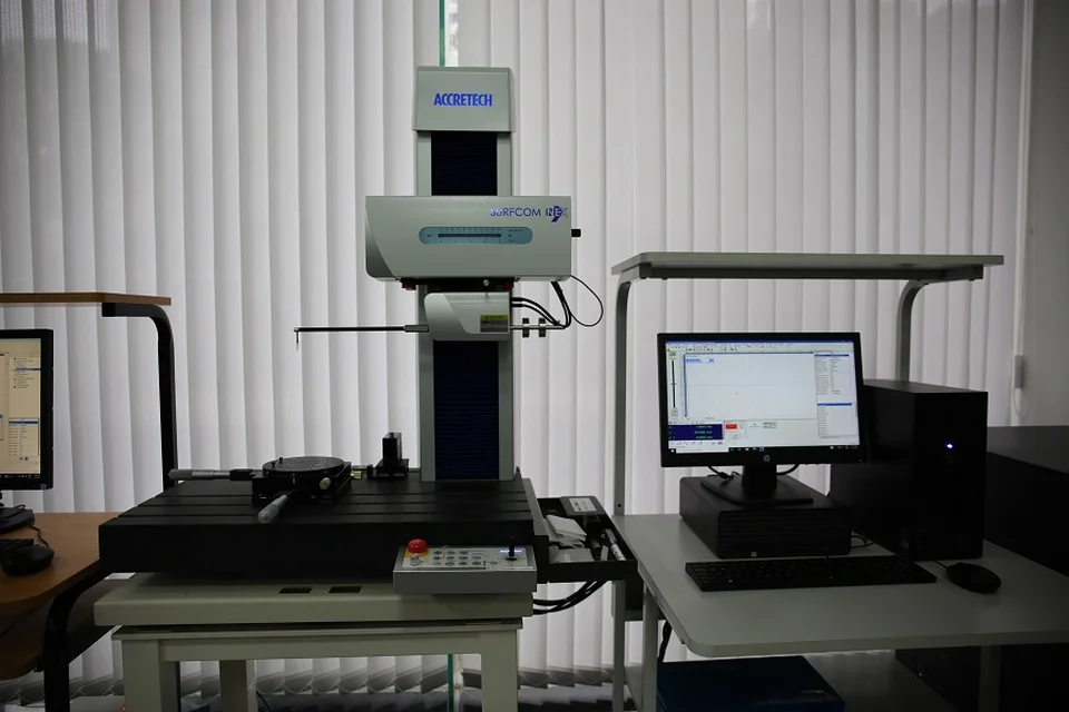 Cận cảnh máy đo độ nhám Accretech